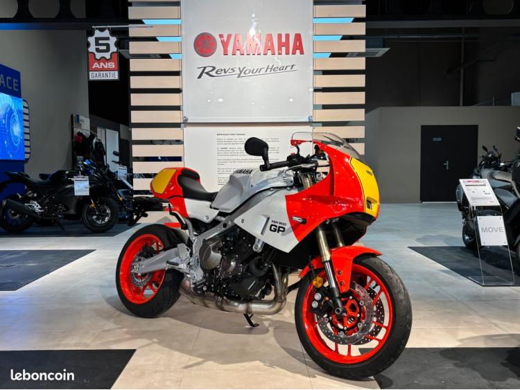 YAMAHA XSR 900 GP