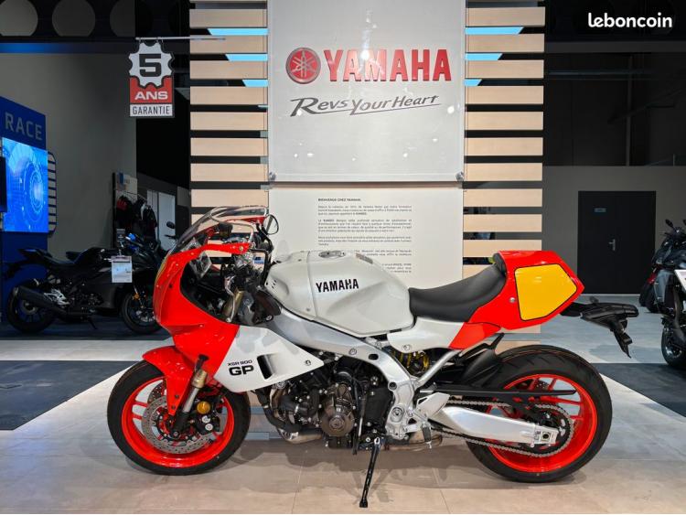 YAMAHA XSR 900 GP
